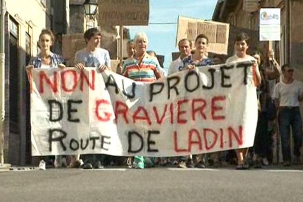 150 personnes ont défilé à Lisle-sur-Tarn contre le projet de gravière