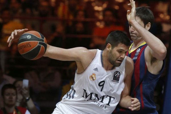 Felipe Reyez du Real Madrid Basketball affrontait Erazem Lorbek du FC Barcelone pour la finale de l'Euroligue en mai 2014
