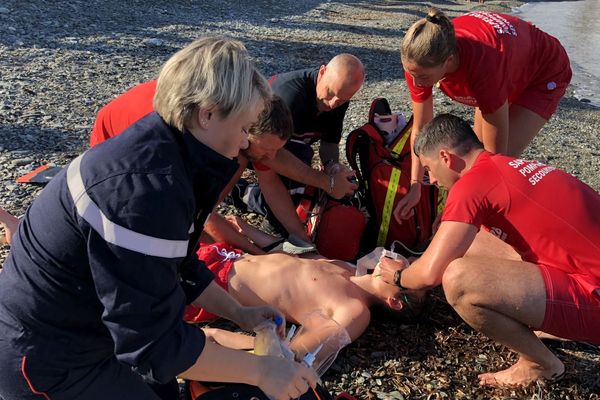 28/06/2018 - Exercice de secours à une personne noyée sur la plage de Miomo (Haute-Corse)
