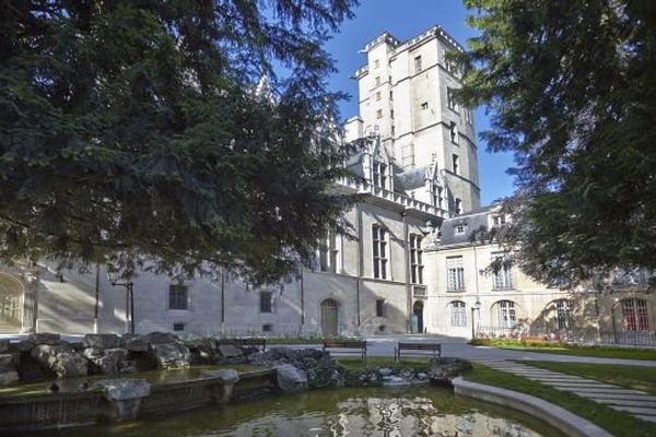 La rénovation du musée des beaux-arts de Dijon va demander 10 ans de travaux, de 2008 à 2018.