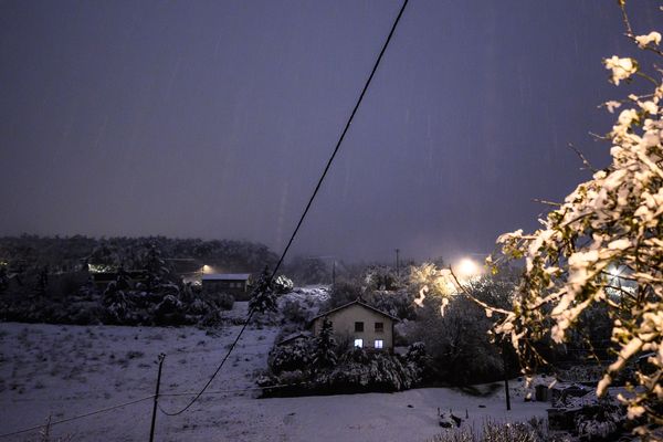 L'alerte orange à la neige a été levée tôt ce vendredi pour six départements de Rhône-Alpes.