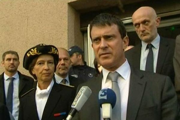 La visite du ministre de l'Intérieur Manuel Valls se poursuit dans le sud du département. 