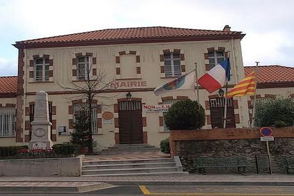 Le Perthus (Pyrénées-Orientales) - la mairie - archives