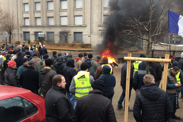 Les agriculteurs de l'Allier ont manifesté, mardi 6 février, contre le projet d'accord entre l'Union européenne et le Mercosur. 