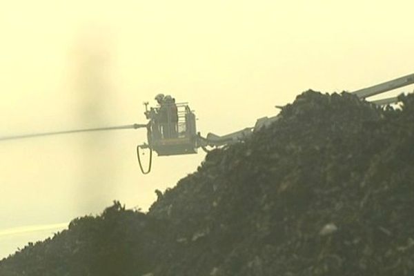 Incendie dans une déchèterie à Longueil-Sainte-Marie dans l'Oise