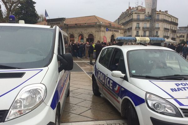 Montpellier - plusieurs dizaines de personnes ont répondu à l'appel des policiers - 26 octobre 2016.