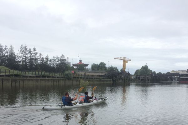  Charles Bodard et Damien Chantrel ont pris le départ le 28 juin pour rejoindre Nantes à la Turballe en kayak. Cent kilomètres en 3 jours pour promouvoir le don.