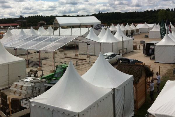 Installation du Game Fair sur le site de Lamotte-Beuvron