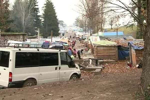 Le bidonville de Bron, aux portes de Lyon - décembre 2014