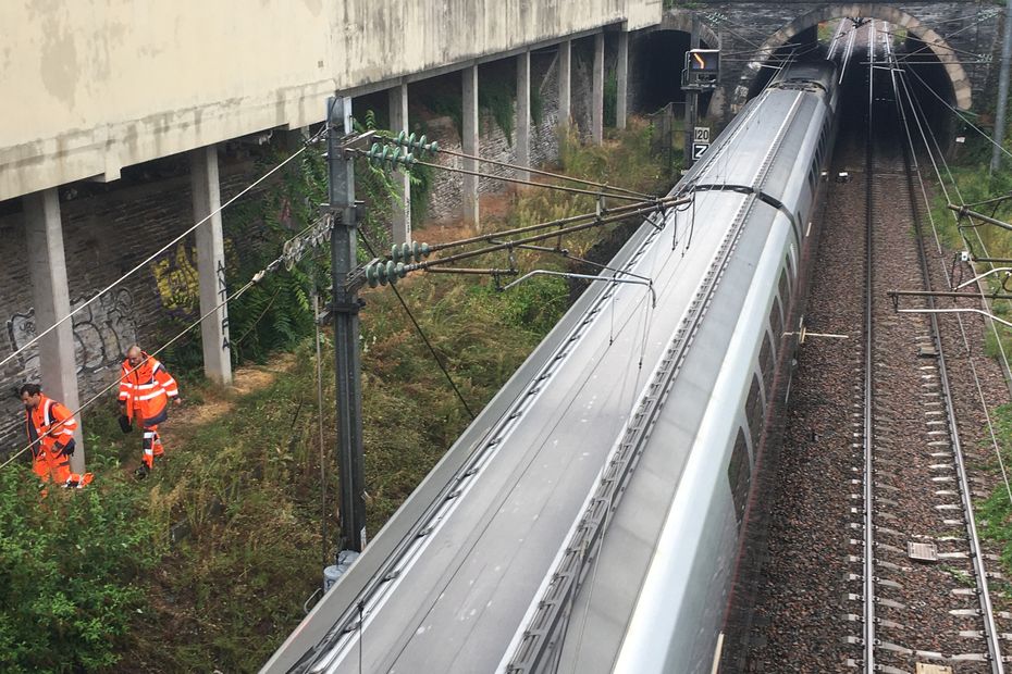 Flooding at Angers Saint-Laud Station Disrupts SNCF Traffic: Updates and Diverted Routes