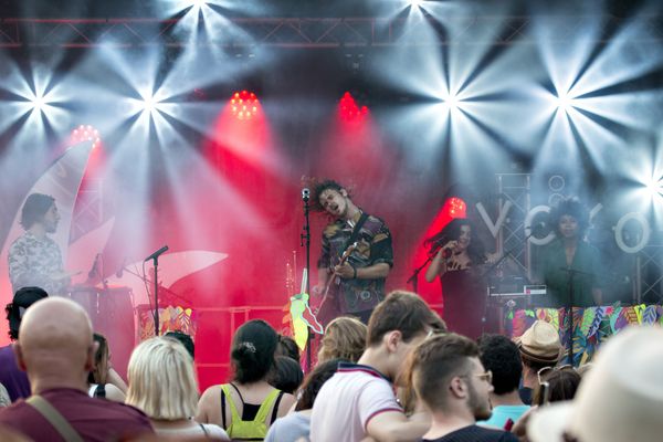 Le nantais Voyou sur la scène du festival Un Singe en Été le 29 juin 2019.
le festival fait partie du collectif des festivals mayennais pour faire front commun face au coronavirus