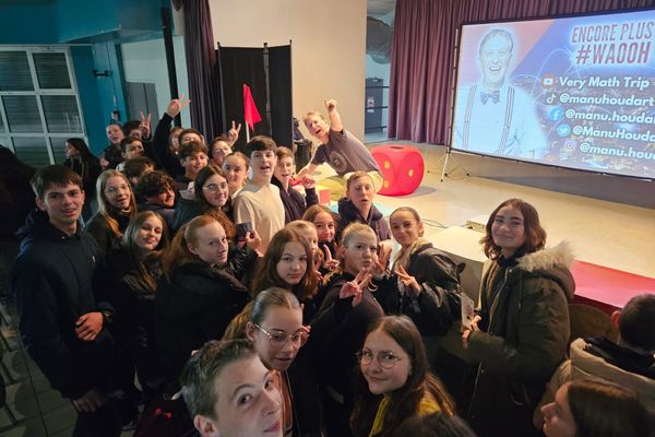 Depuis la venue du vulgarisateur Manu Houdart, ces collégiennes et collégiens apprécient un peu plus les mathématiques.