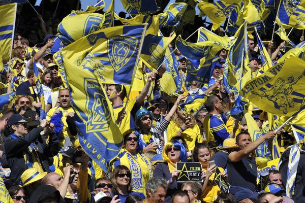 Les supporters de l'ASM pendant la demi-finale contre le Leinster, le 23 avril 2017.