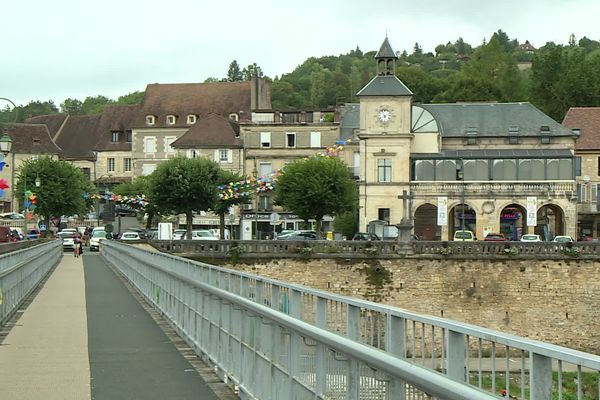 Le village de 2 600 habitants du Bugue en Dordogne.