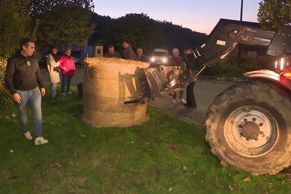 À Argentat-sur-Dordogne (Corrèze), la FNSEA et les JA ont mené leur première action de contestation.