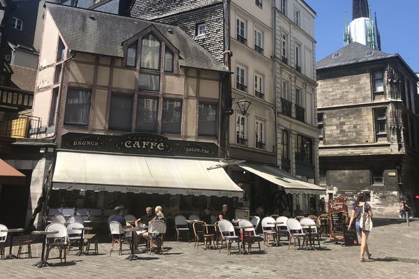 Les Rouennais ont enfin pu profiter des terrasses.