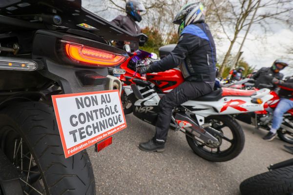 Les motos devront passer le contrôle technique à partir du 15 avril 2024, la FFMC appelle au boycott.