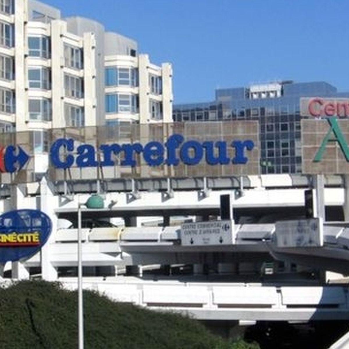 Tentative De Braquage Au Carrefour De Noisy Le Grand Quatre Personnes Blessees