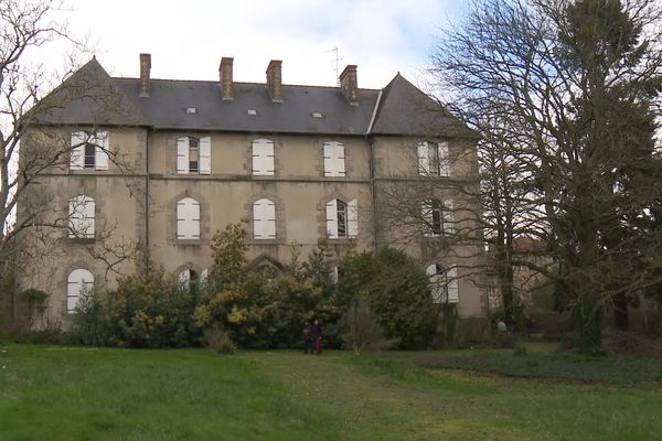 Une maison sur trois étages appartenant à la ville de Rennes abrite désormais une cinquantaine de migrants