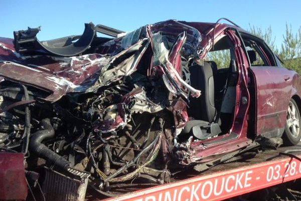 La voiture des passeurs présumés accidentée ce jeudi matin sur l'A16.