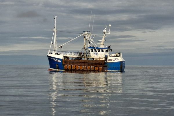 Le "Star of jura" a été détourné jusqu'au port du Havre, samedi 26 octobre. Une procédure judiciaire pour une pêche non-règlementaire est en cours.