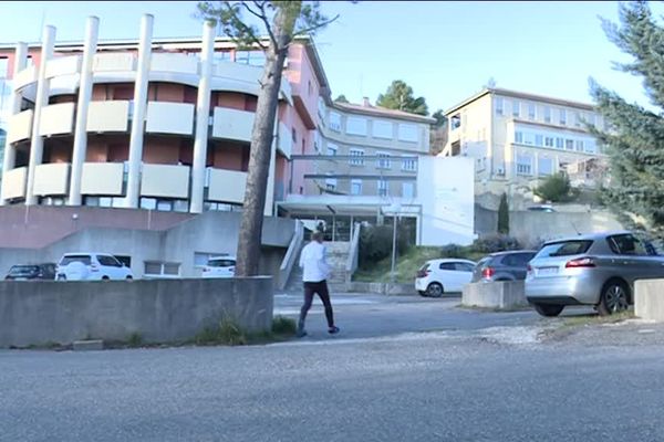 L'hôpital de Lauris à sauver par Monsieur le Maire.