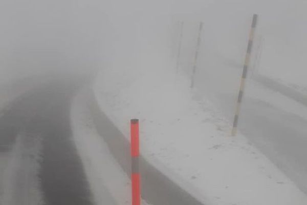 L'accès au Mont Ventoux côté sud a été fermé le samedi 15 avril à cause des mauvaises conditions météo.