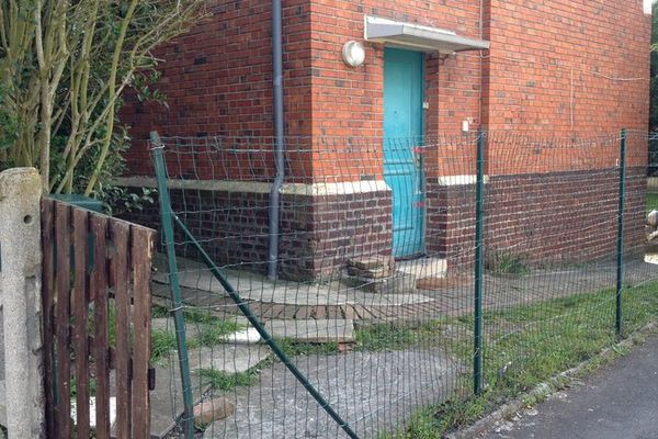 La victime habitait cette maison de la cité d'Hertain à Denain.