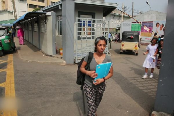 Champika Macherel a été victime d'un trafic d'enfants au Sri Lanka. Cette juriste chambérienne se bat pour que la France reconnaisse sa responsabilité dans ces adoptions illégales, survenues dans les années 1980.