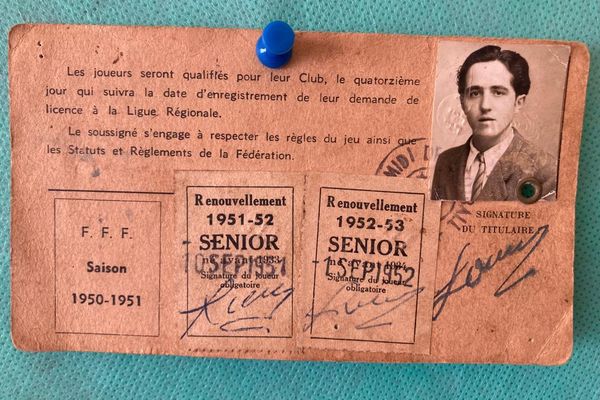 La carte de licencié d'Henri Lauras, 100 ans