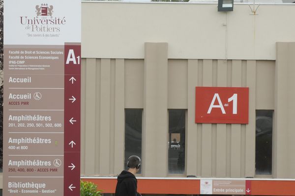 L'université de Poitiers enregistre une forte demande des demandes d'inscription pour 2017-2018.