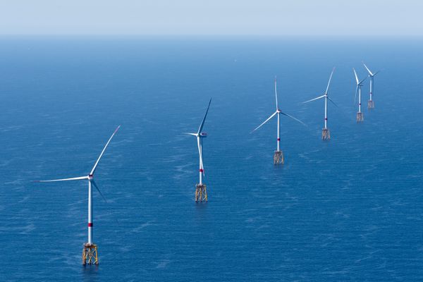 Parc éolien offshore au large de la baie de Saint-Brieuc (Côtes-d’Armor) : l'éolien est la 3ᵉ source de production d'électricité en France.