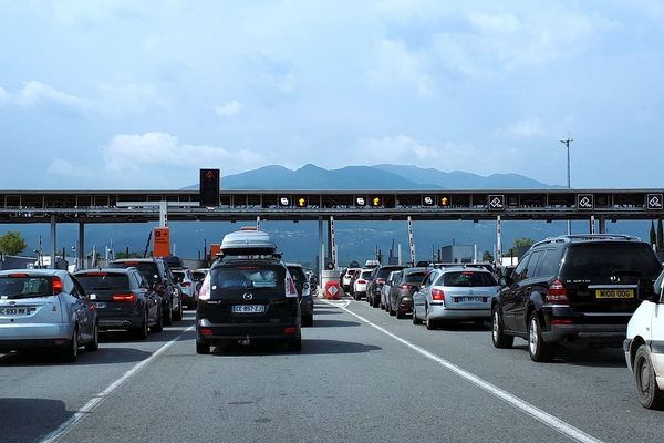 La circulation s'annonce difficile en région Auvergne-Rhône-Alpes, ce samedi 21 décembre, premier jour des vacances de Noël.