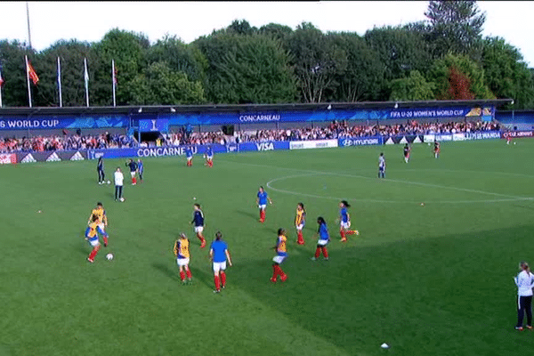 Mondial de foot féminin U20 : le stade Guy Piriou de Concarneau, plein comme un oeuf, pour le quart de finale de la France contre la Corée du Nord !