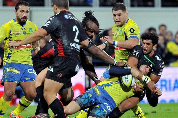 Globalement, les joueurs du Top 14 sont priés d'éviter les excès à Noël. S'ils jouissent tous de trois jours de repos, ils seront tous sur les terrains pour la 11e journée, le dimanche 27 décembre.