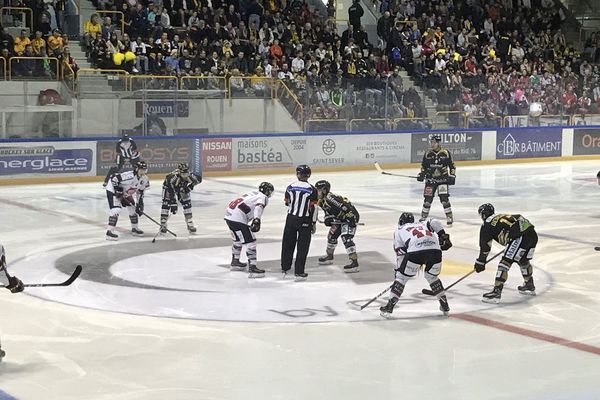  Dimanche 21 octobre, les Amiénois étaient en déplacement à Rouen pour disputer un nouveau match en ligue Magnus. 