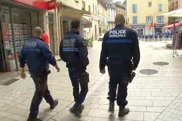 Mende - les policiers municipaux sont désormais armés - 1er septembre 2015.