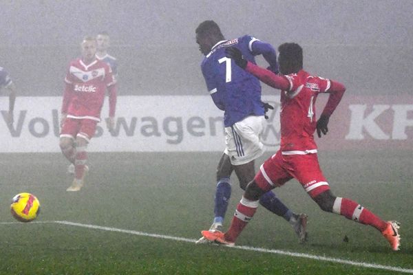 Peu de supporters ont vu de leur propres yeux le but de la victoire d'Habib Diallo pour le Racing.