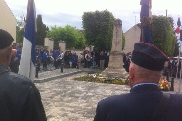 Commémoration du 8 mai 1945 à Dordives dans le Loiret. 