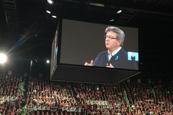 Selon l'équipe de Jean-Luc Mélenchon, 3000 personnes se sont déplacées pour assister au meeting du candidat à Châteauroux