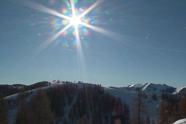 Coup d'envoi de la saison ce week-end à Valberg avec un très beau manteau neigeux