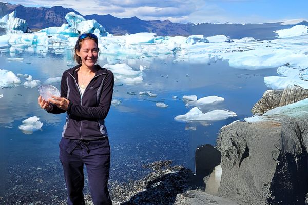 Claire Lenne  médecin urgentiste lors de la mission scientifique franco-italienne Concordia, située à plus de 1 000 kilomètres à l’intérieur des terres antarctiques.