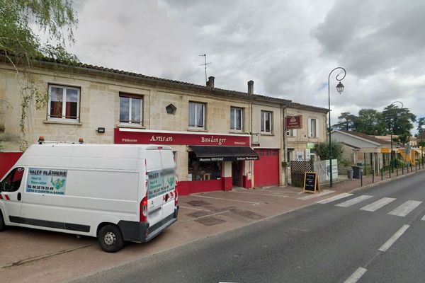 La boulangerie située à l'entrée du bourg de Saint-Germain-du-Puch, rue de Créon, est partie en fumée dans la nuit de samedi à dimanche.