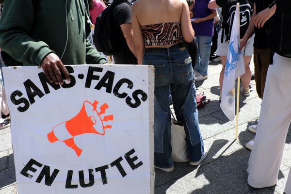 Comme chaque année depuis six ans, ce vendredi 20 septembre, le mouvement "sans-fac" a organisé un rassemblement à l'université Lyon 2.