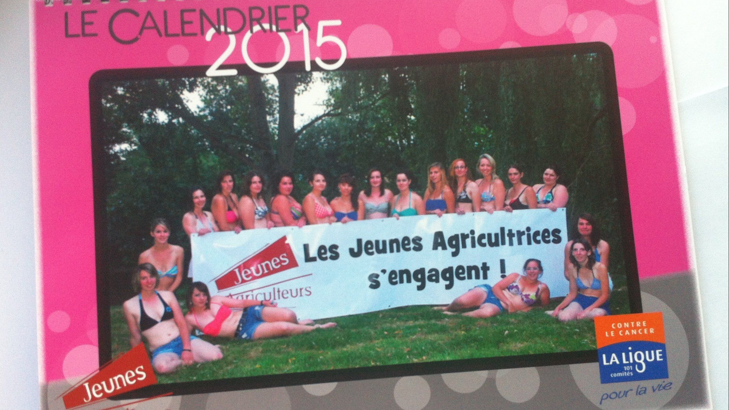 Les jeunes agricultrices se déshabillent contre le cancer