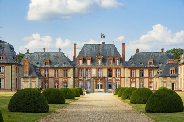 Château des contes de Perrault - Château de Breteuil à Choisel (78)