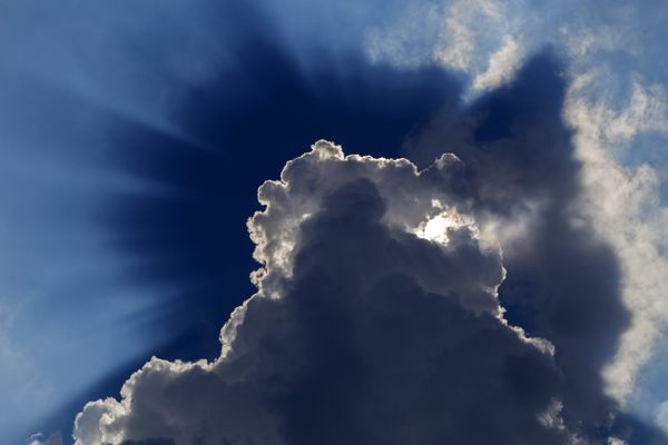 Gard - un ciel d'orage dans les Cévennes au sommet du Mont Aigoual - archives.