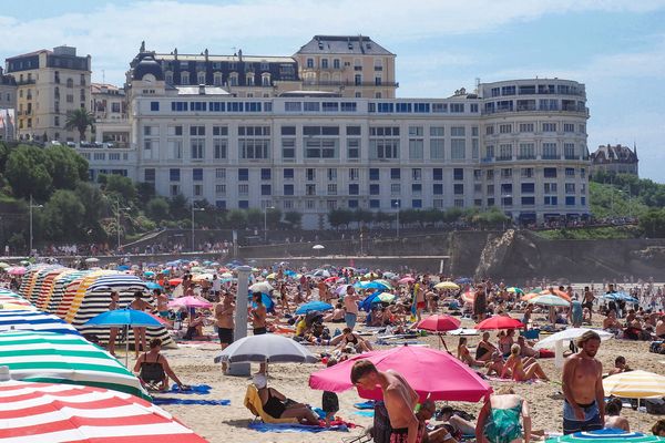 La côte basque attire la foule, les propriétaires de logement "Airbnb" ne pourront dorénavant en mettre plus d'une en location sur la célèbre plateforme américaine. 