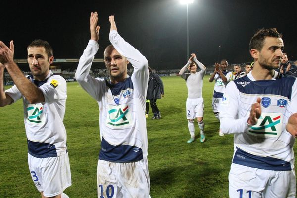 06/01/2013 - MONTCEAU-LES MINES - TROYES - JOIE DES TROYENS JARJAT NIVET ET CAMUS