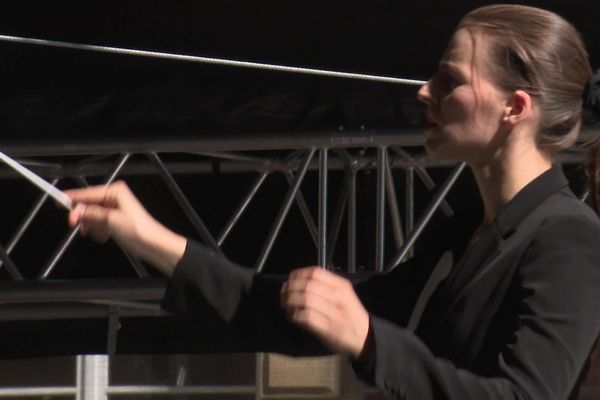 Johanna Malangré est la directrice musicale de l'Orchestre de Picardie, aussi loin que remontent ses souvenirs, elle a toujours eu l'amour de la musique et l'envie de diriger.